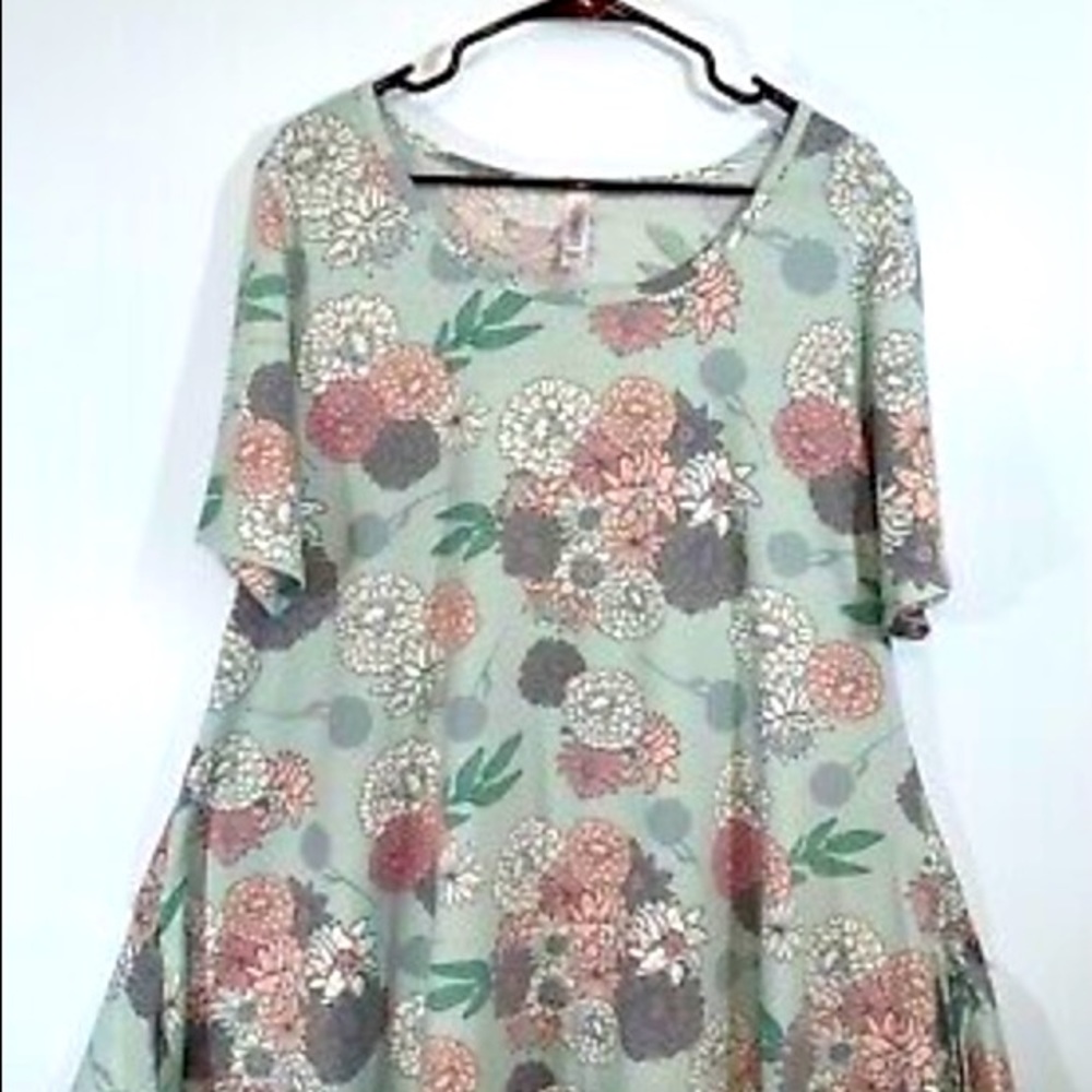 LuLaRoe Perfect Tee